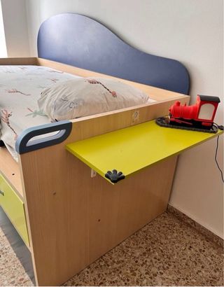 Mueble infantil/juvenil con puertas