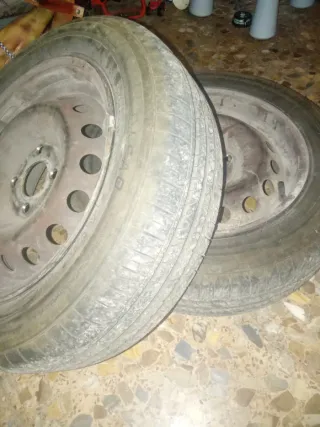 Neumáticos Renault Clio 2 con llanta