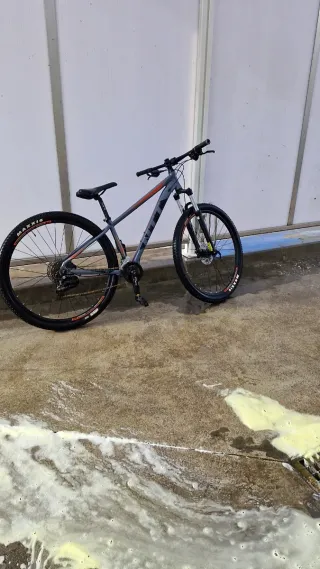 Bicicleta KTM en buen estado