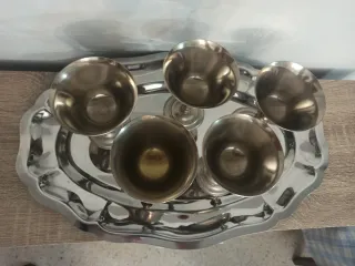 Set decorativo vintage bandeja + copas de metal