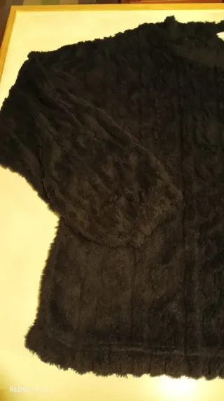 Pijama peludo preto com urso