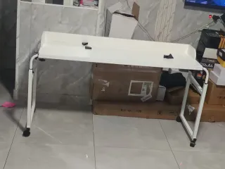 Mesa para cama ajustable