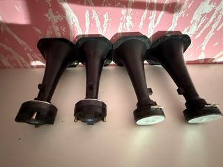 4 Trompetas para Car Audio y una cuadrada