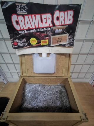 Caja cebo Intruder Crawler Crib con enfriador