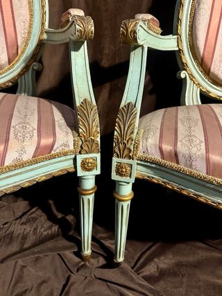 COPPIA DI SEDIE LUIS XVI · SCHIENALE CON MEDAGGIONE