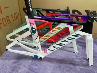 Cuadros gravel y carretera de carbono alto módulo