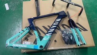 Cuadros gravel y carretera de carbono alto módulo