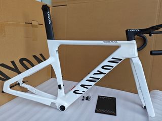 Cuadros gravel y carretera de carbono alto módulo