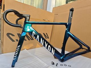 Cuadros gravel y carretera de carbono alto módulo