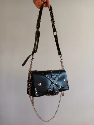 Bolso cuero y cadenas hecho a mano