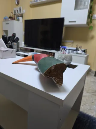 Figura de tucán de madera