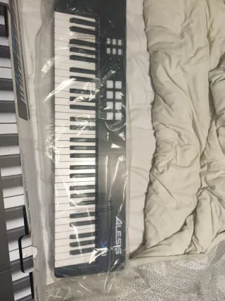 Alesis V61 MKII Controlador Teclado USB-MIDI