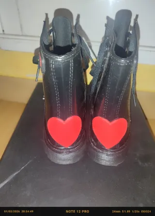 Botas Moschino Negras Corazón Rojo Talla 36