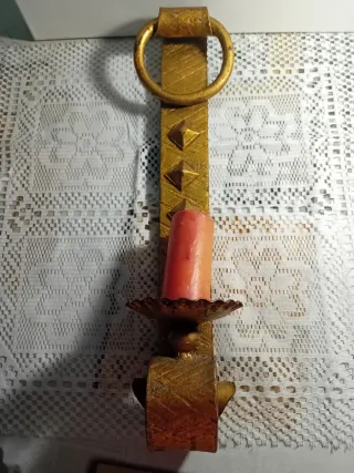 Candelabro de pared dorado