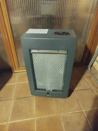 Estufa de butano gris