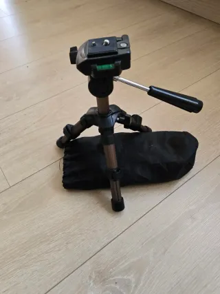 Trípode Konig para cámaras pequeñas