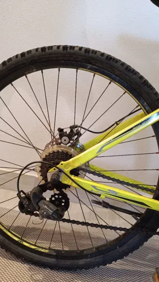 Bicicleta infantil con amortiguador