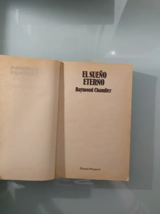 La dama del lago +El sueño eterno, Raymond Chadler