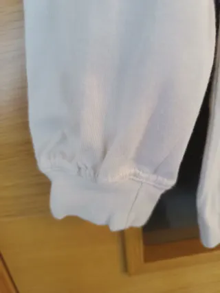 Polo Adidas cuello alto beige