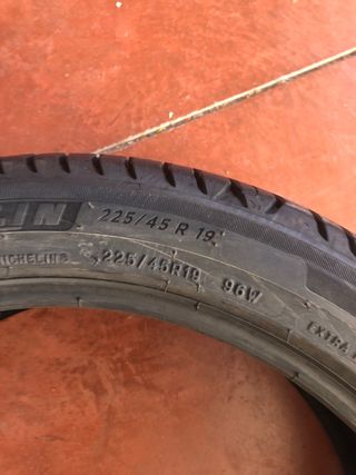 225/45 R 19 96W. Michelin Primacy 4+