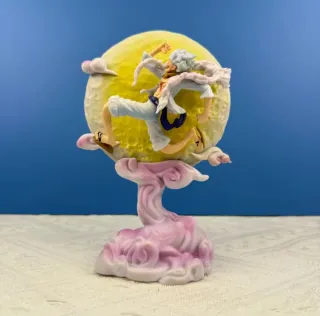 Figura Luffy Luna Nubes con su caja original