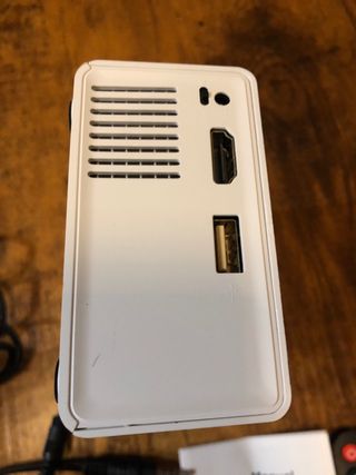 Mini Projetor F1 Inteligente