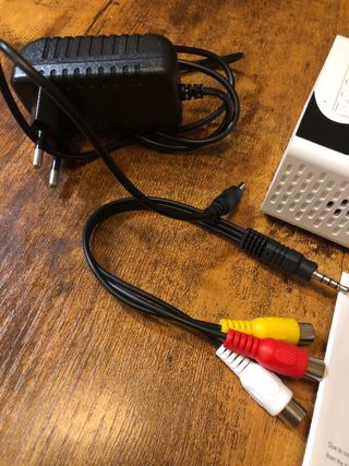 Mini Projetor F1 Inteligente