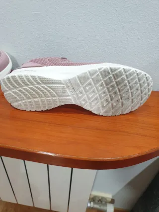 Zapatillas  Skechers + sandalias última foto 36 e