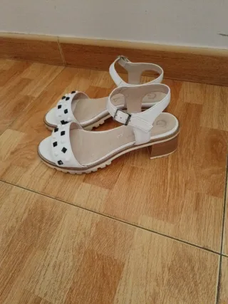 Zapatillas  Skechers + sandalias última foto 36 e