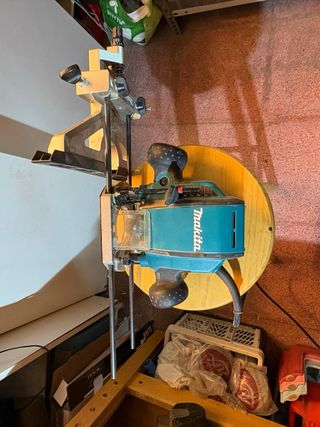 Fresadora Makita y soporte