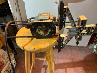 Fresadora Makita y soporte