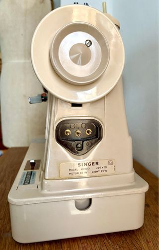 Máquina de coser Singer 401G LISTA PARA COSER