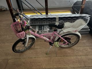 Bicicleta de montaña negra