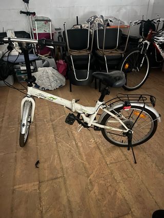 Bicicleta de montaña negra