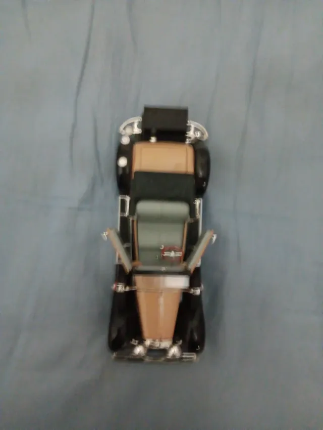 Miniatura Coche Cabrio Años 40 Escala 1/24