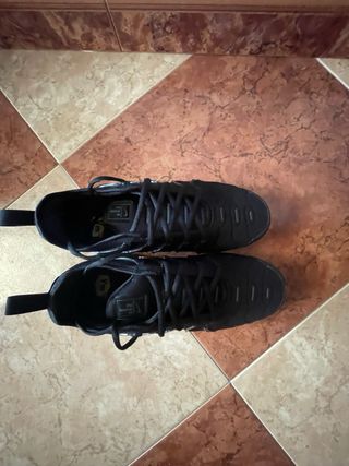 Nike Air Vapormax Plus Talla 42.5 Negras