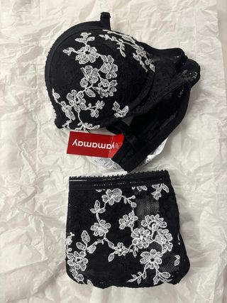 Completo intimo nero pizzo floreale