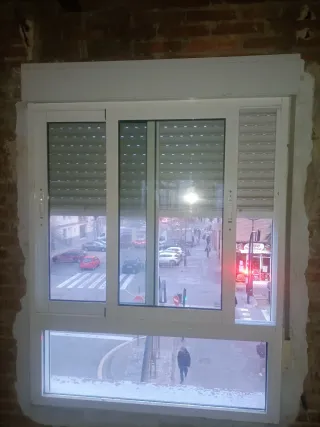 Ventana de 1-17 y alto 155corredera blanca