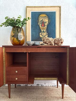 Vintage pequeño aparador Escandinavo Mid Century