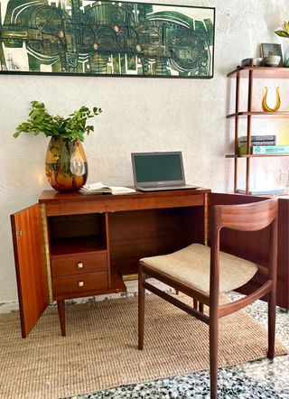 Vintage pequeño aparador Escandinavo Mid Century