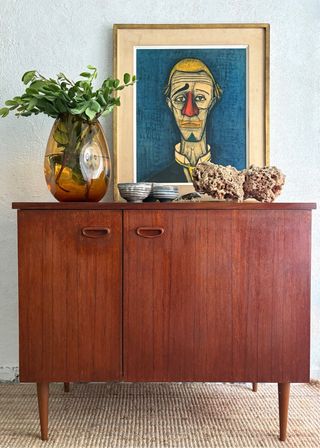 Vintage pequeño aparador Escandinavo Mid Century
