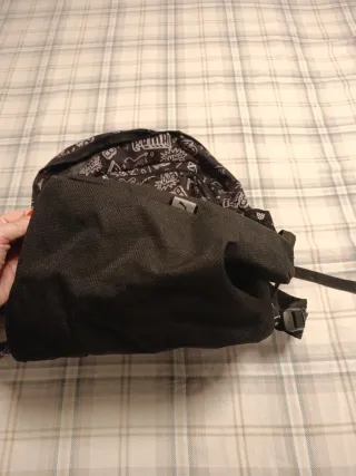 Mochila Puma Negra con Dibujos Blancos