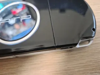 Sony PSP 3000 Slim con caja y extras