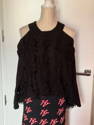 Jersey Negro Hombros Descubiertos y flecos Butterf