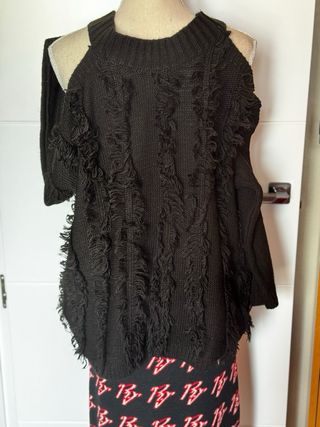 Jersey Negro Hombros Descubiertos y flecos Butterf