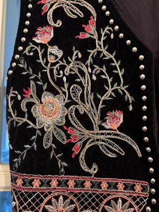 Chaleco negro bordado S