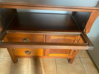 Mueble Casanovas Gandia madera y cristal