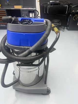 Aspiradora Profesional para Suelo y Vehículos