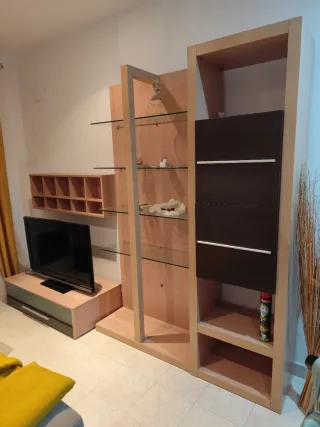 Mueble de salón modular madera y cristal