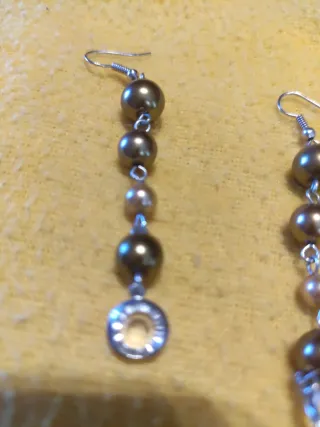 Orecchini perla marrone e cristallo